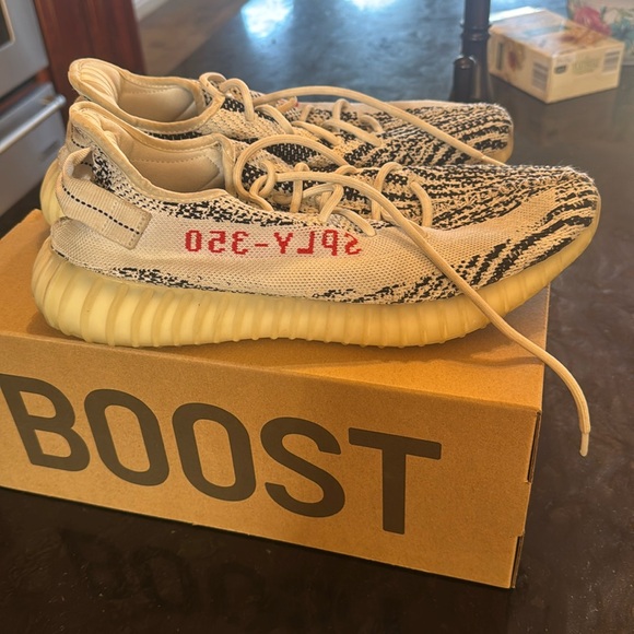 Adidas Yeezy Boost 350 V2 Zebra CP9654 Men's Size 12 - Picture 1 of 7